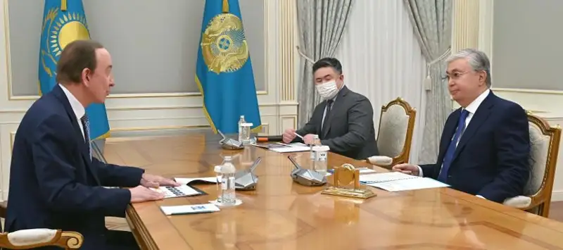Глава государства принял президента Air Astana Питера Фостера
