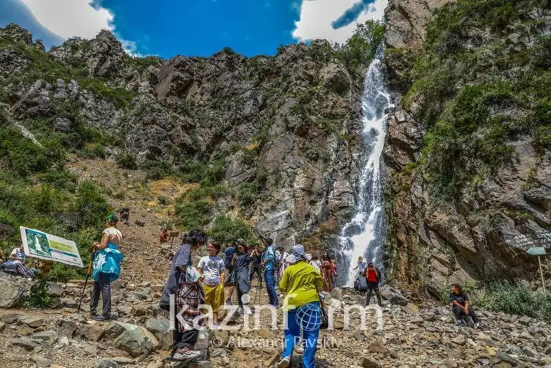 Что мешает развитию туристской отрасли в Казахстане