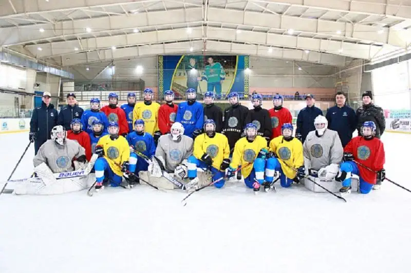 Назван состав женской юниорской сборной Казахстана по хоккею на чемпионат мира