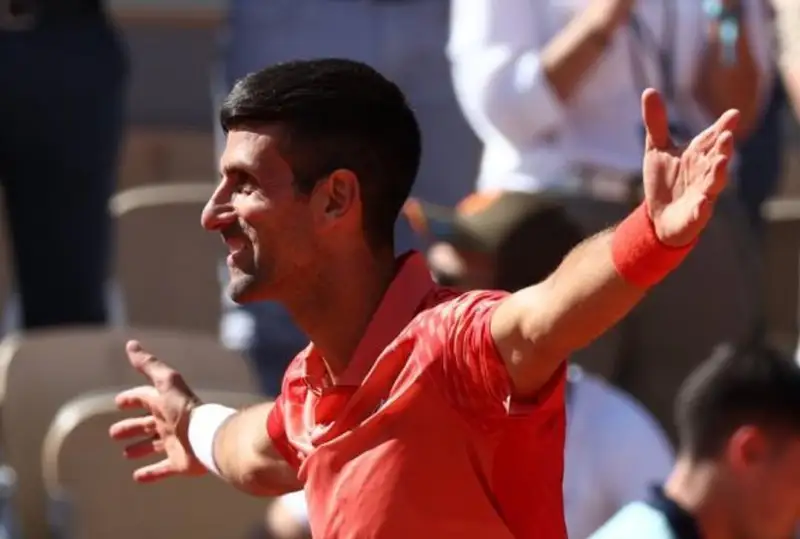 Новак Жокович журналистларни «Қазақстан» шоколади билан сийлади