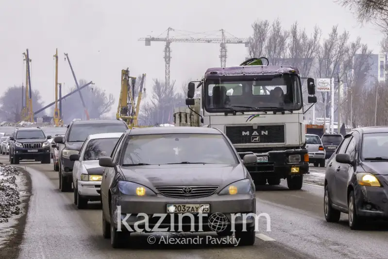كولىگىن گازعا اۋىستىرىپ جاتقاندار تاياۋدا ونىڭ دا قىمباتتايتىنىن ەستەن شىعارماسىن - مينيستر