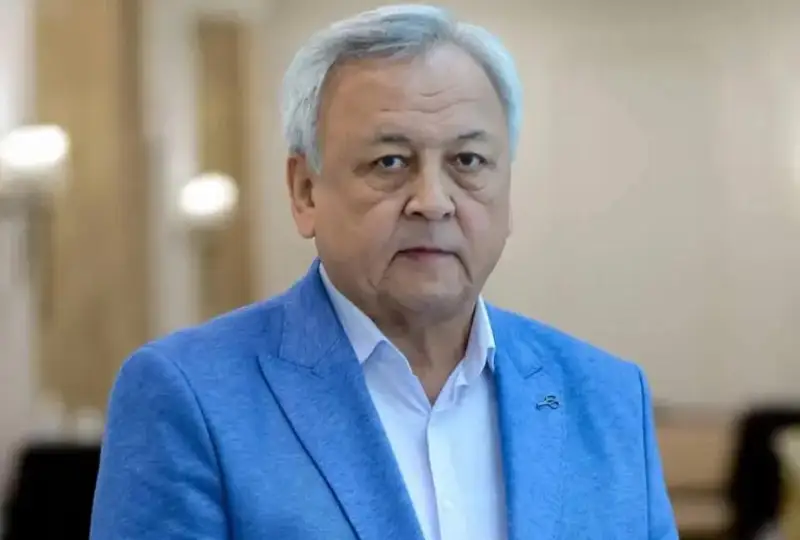 ادامزات ينتەرنەتتەن جالىعىپ، قاعاز كىتاپقا قايتىپ ورالادى – ق ر جازۋشىلار وداعىنىڭ ءتوراعاسى