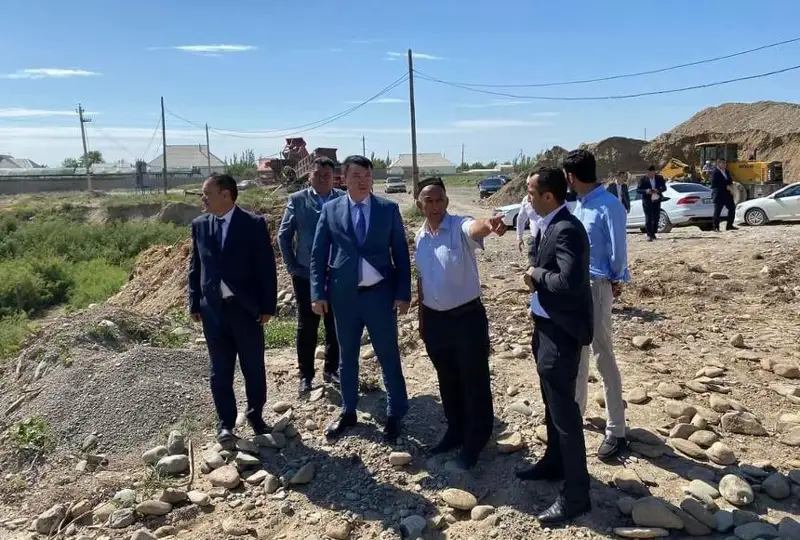 Túrkistan: Saýranda 900 oryndyq zamanaýı mektep boı kóterip jatyr