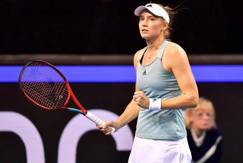 Елена Рыбакина обыграла двукратную чемпионку турнира Большого шлема