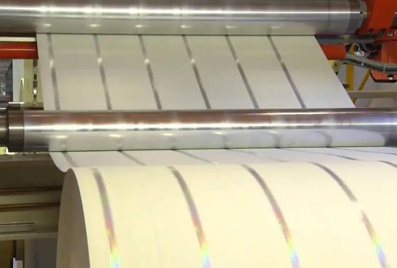 Сверхпрочную бумагу для банкнот с добавлением шелковых нитей запатентовали в Узбекистане