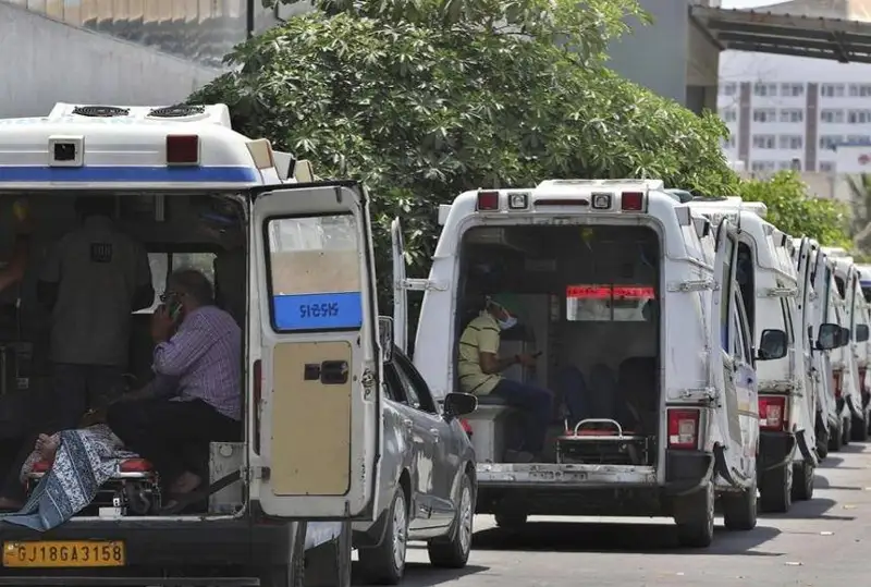 Участников религиозной процессии убило током в Индии