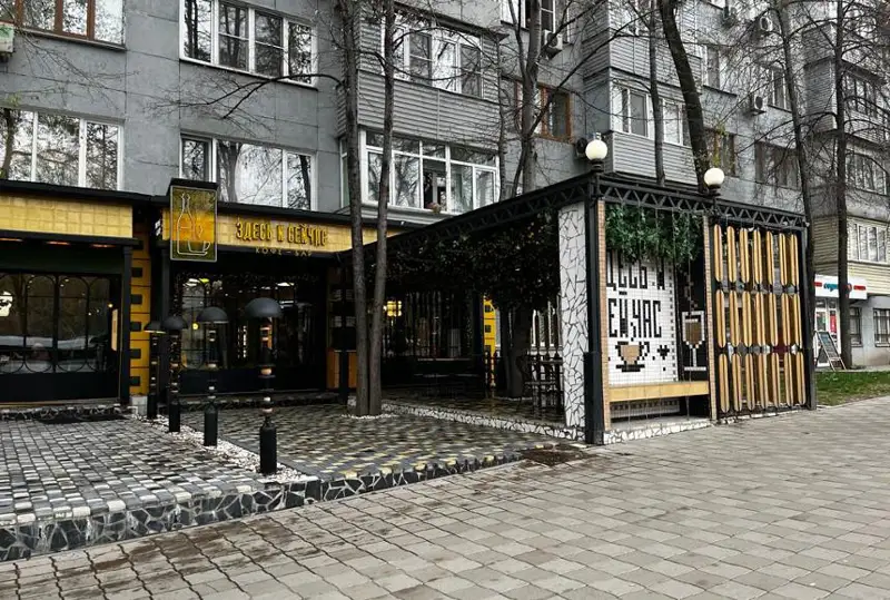 Almatyda zańsyz salynǵan jazǵy kafe súriledi