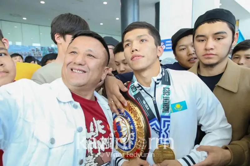 Каждый хочет попасть на Олимпиаду – чемпион мира по боксу Санжар Ташкенбай