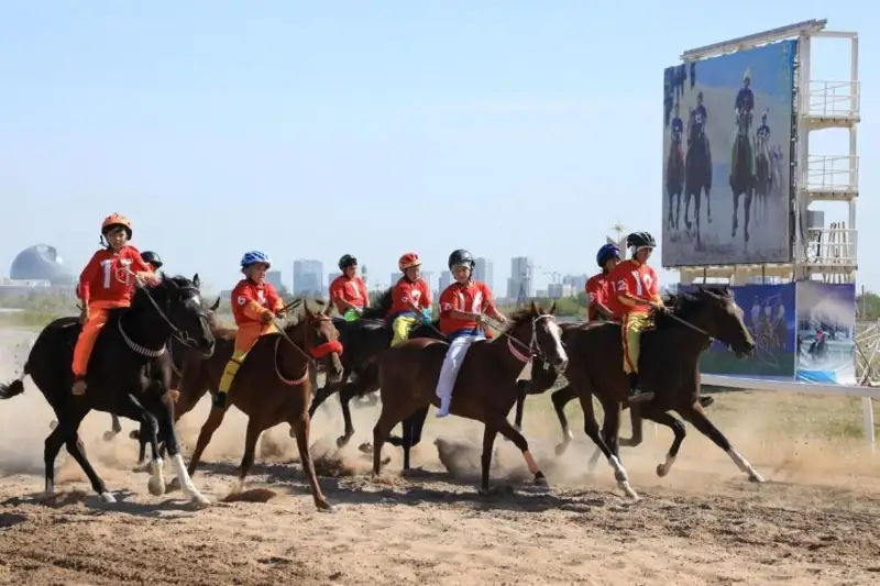В Астане прошли соревнования по байге