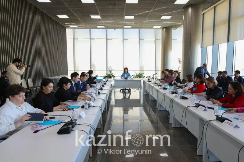 Ulttyq komıssııa sarapshylary áıelder jumyssyzdyǵymen kúresýdiń naqty sharalaryn usyndy