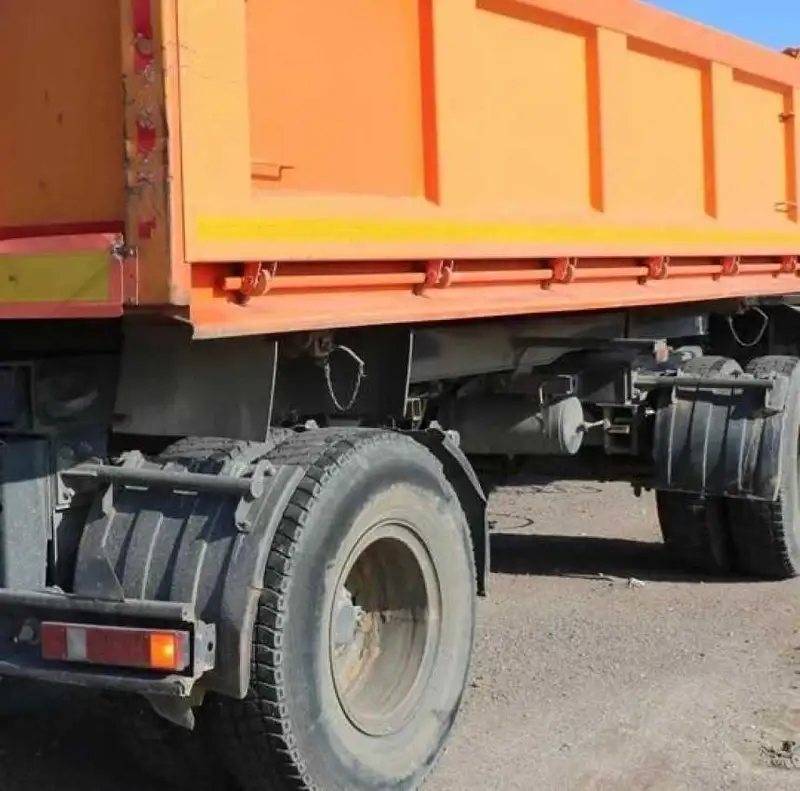 سەمەيدە «كاماز» تىركەمەسى اجىراپ كەتىپ، جاياۋ جۇرگىنشىنى مەرت قىلدى