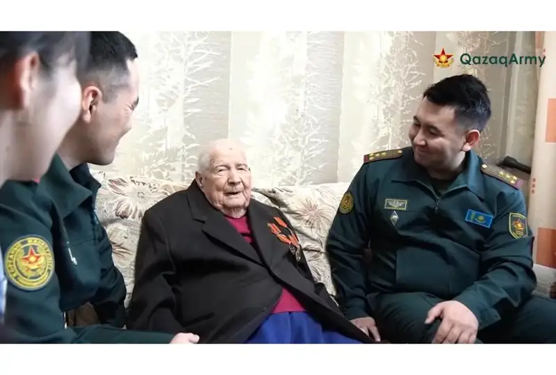 Almatylyq áskerıler soǵys ardageri Anatolıı Popovty 97 jasymen quttyqtady