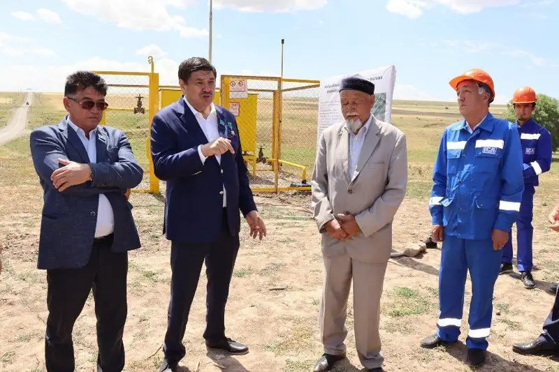 ماجىلىسمەن جايىلىمدى جەكەمەنشىككە اينالدىرۋعا ەشكىمنىڭ قاقىسى جوقتىعىن ايتتى