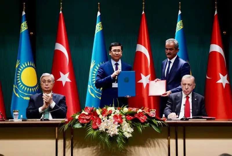 Қозоғистон ва Туркия ўз университетларида стипендия ажратишга келишиб олди