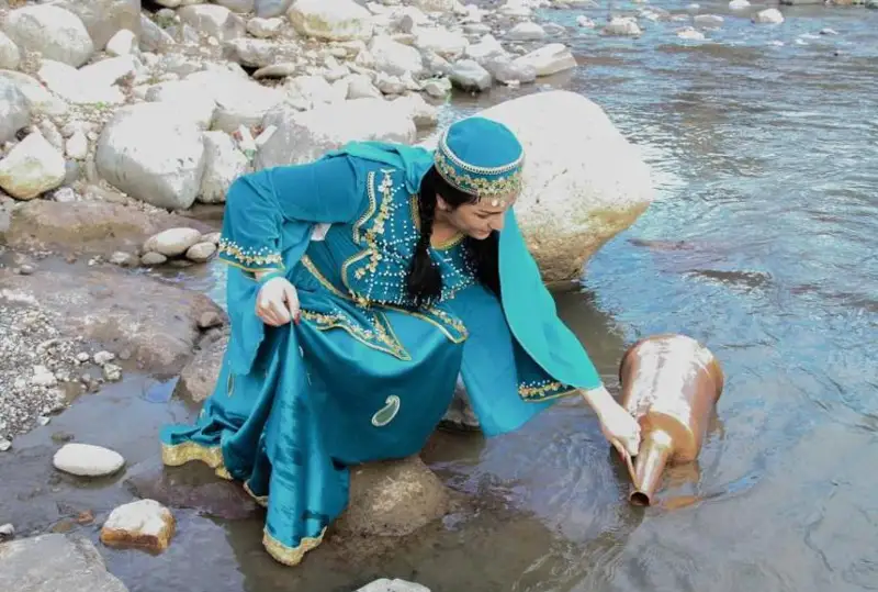 Озарбайжонликлар Наврўз байрамини нишонлашни бошладилар