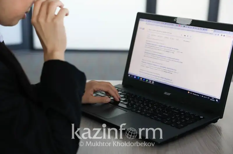 Хориждаги ватандошларга қозоқ тилини бепул ўргатувчи онлайн курс ишга тушди