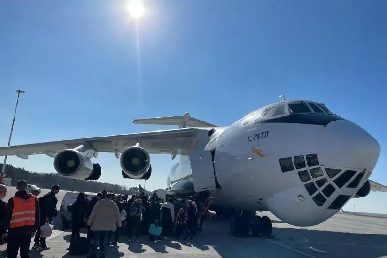 Украинадан Қозоғистон фуқароларини самолётда эвакуация қилиш якунланди