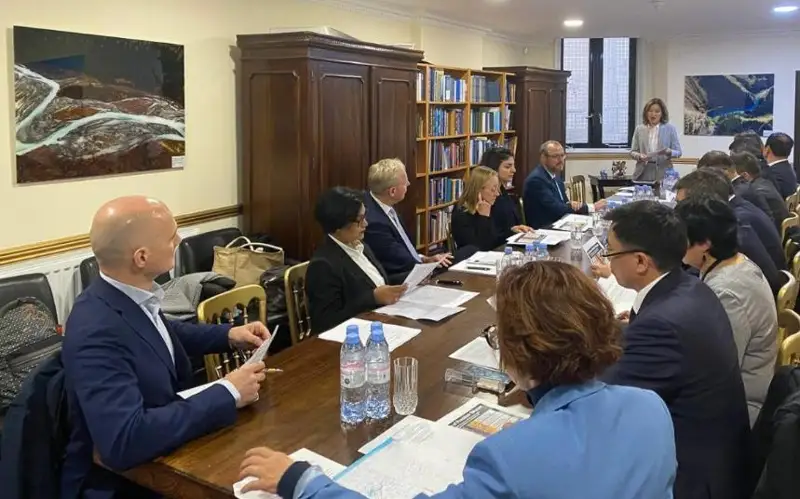 Британиялик ҳуқуқшунослар Қозоғистондаги конституциявий ислоҳотларни олқишлади