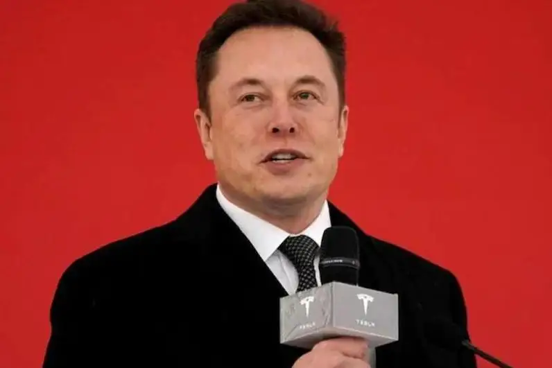 Илон Маскнинг бойлиги 300 миллиард доллардан ошди