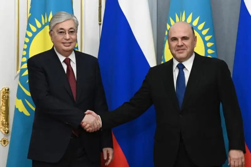 Президент РК встретился с Председателем Правительства России