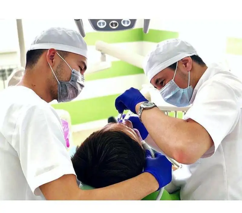 ستوماتولوگ ءتىستىڭ ساۋلىعىنا 3 كەڭەس بەردى