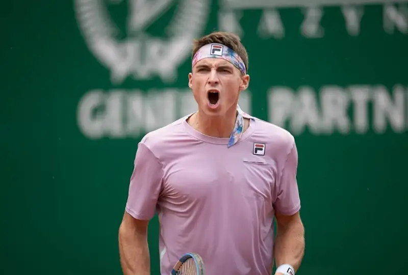 Қозоғистонлик теннисчи Чилидаги турнирнинг ярим финалига чиқди