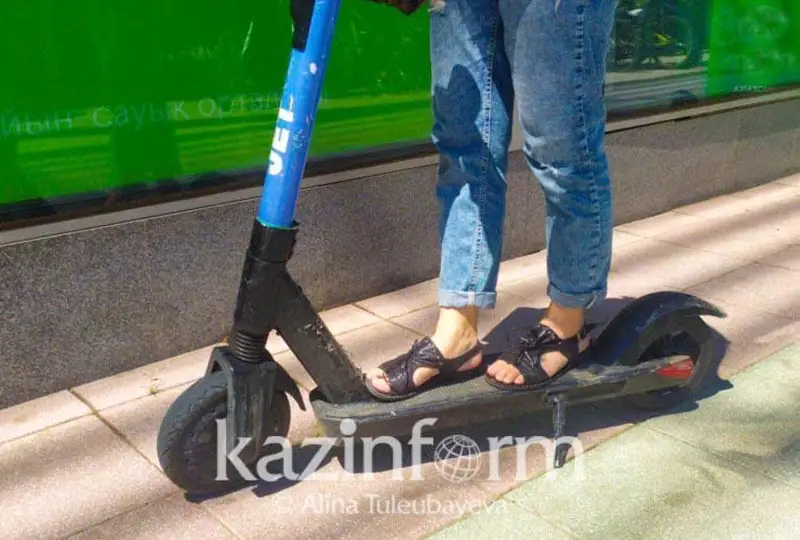 巴黎计划禁止电动滑板车租赁服务