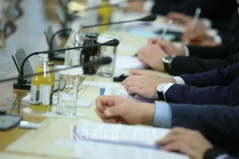 Вопросы защиты трудовых прав казахстанцев обсудили на заседании Комиссии по правам человека