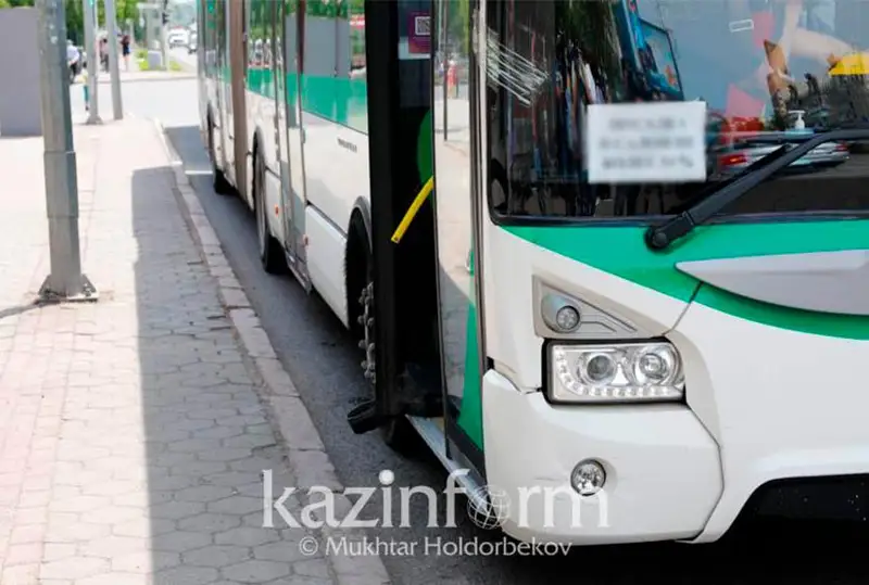 بۇگىنگى قازاقستان- بەلارۋس فۋتبول ماتچىنا جانكۇيەرلەردى ارنايى اۆتوبۋستار تاسىمالدايدى