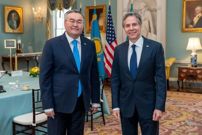 哈外长与美国国务卿举行双边会晤