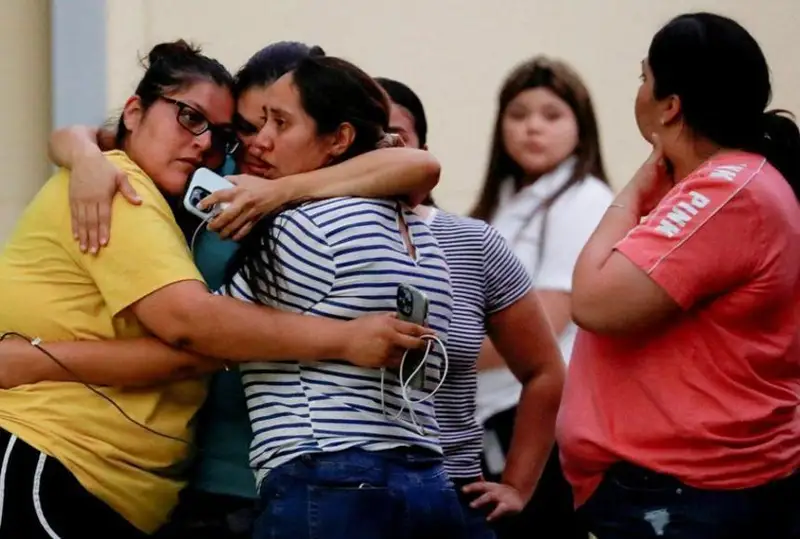 Техас мактабидаги отишмада ҳалок бўлган болалар сони 19 нафарга етди