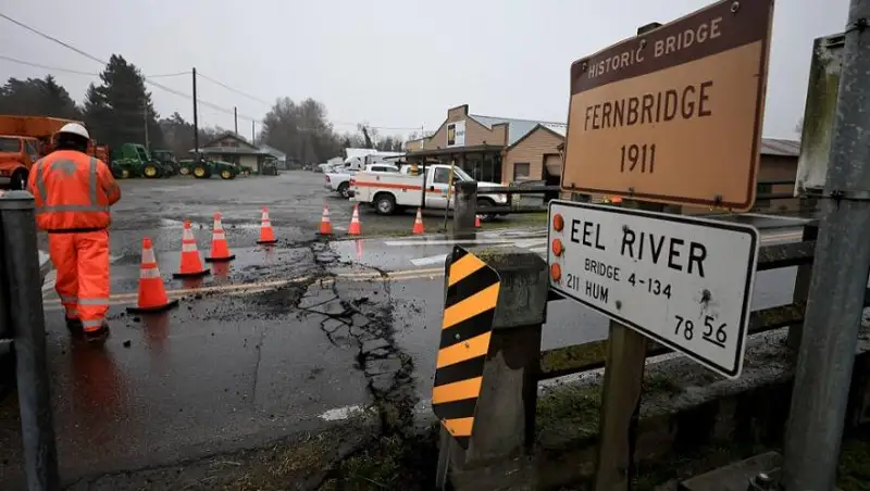 美国加州北部地震造成2人死亡