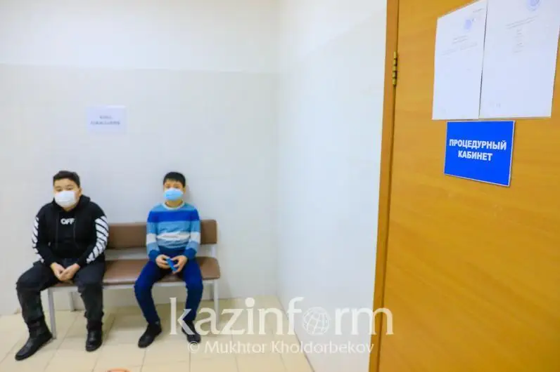 Қозоғистонда 800 мингга яқин бола коронавирусга қарши эмланди