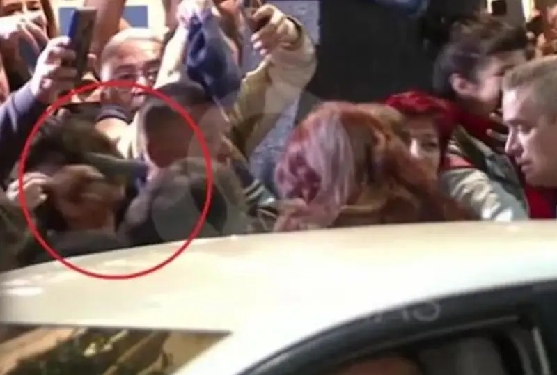 Аргентина вице-президентига суиқасд пайтида тўппонча отилмай қолган