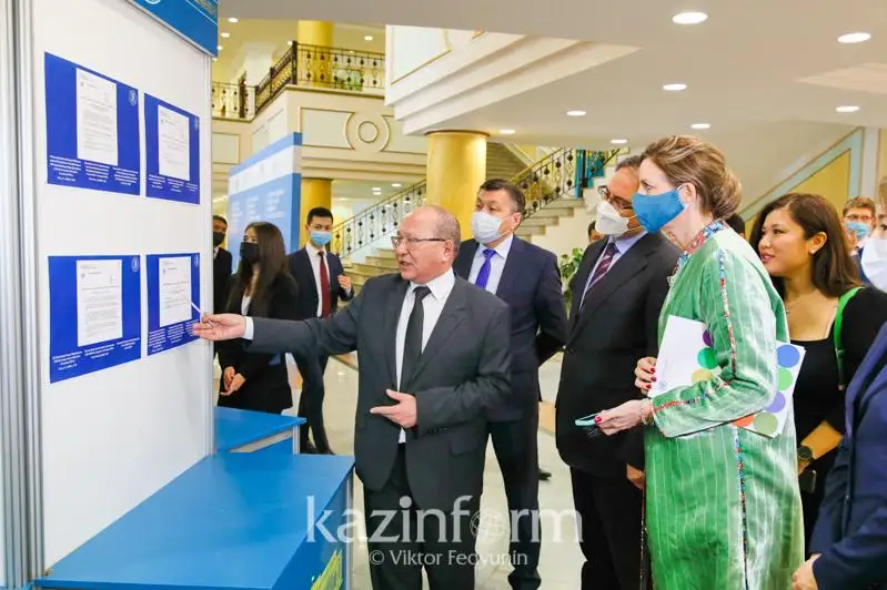 Выставку к 30-летию вступления Казахстана в ООН открыли в Нур-Султане