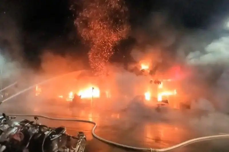 Тайванда юз берган ёнғин оқибатида 9 киши ҳалок бўлди, 44 киши жароҳатланди