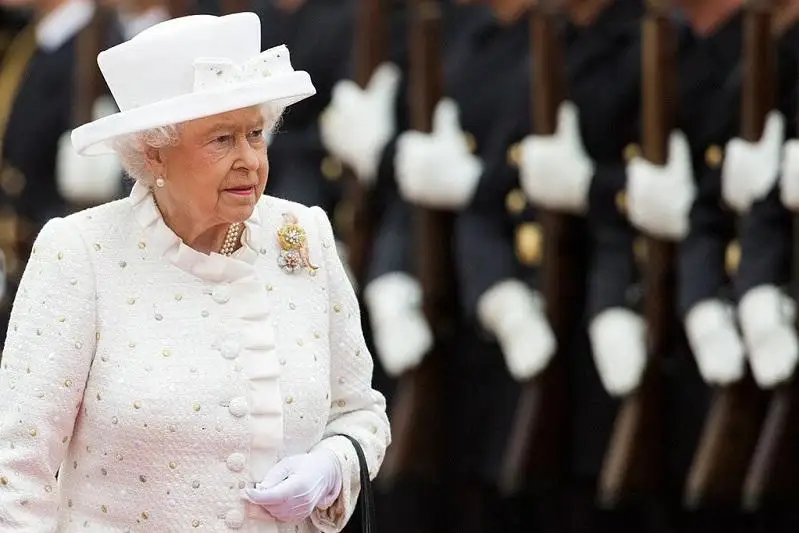 Королева Елизавета II заболела коронавирусом