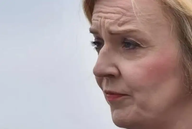 Элизабет Трасс Британиянинг янги Бош вазири бўлди