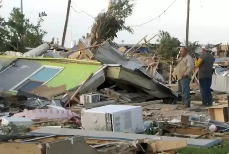 АҚШ жанубида ҳалокатли торнадо бўлди: қурбонлар бор