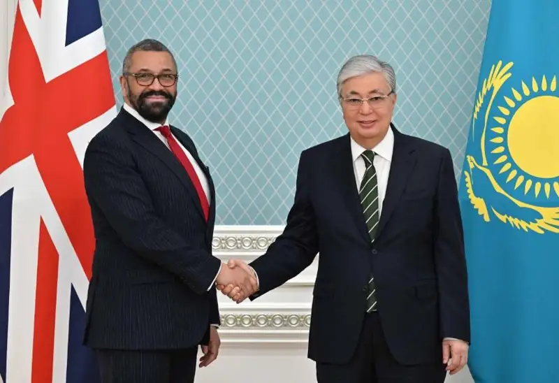 国家元首会见英国外交大臣