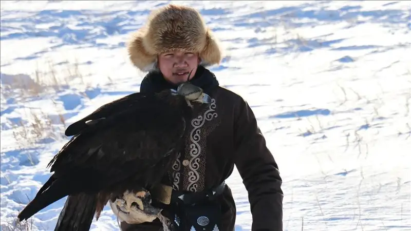 Охота с беркутами остается предметом гордости в культуре казахов