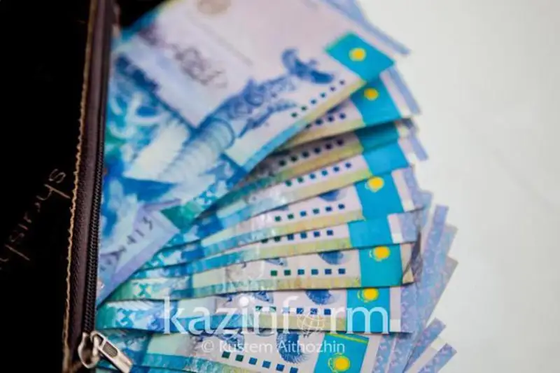 Почти 4 тыс. специалистам повысили оклады с 1 июня – Алтай Кульгинов