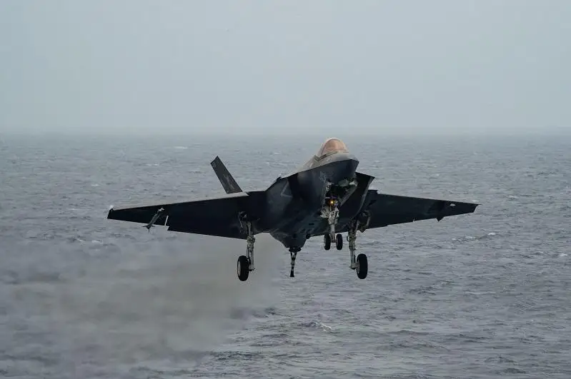 Оңтүстік-Қытай теңізінде F-35 жойғыш ұшағы апатты жағдайда қонды