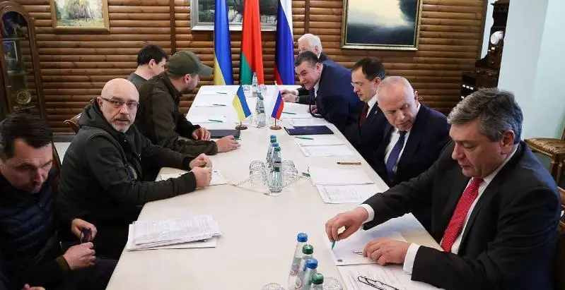 Россия ва Украина гуманитар даҳлиз ташкил этадиган бўлишди