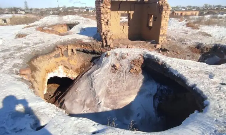 سەمەيدە پاتشا كەزەڭىندە سالىنعان ەسكى كىرپىش زاۋىتىنىڭ ورنى تابىلدى - فوتو