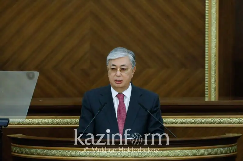 墨西哥国立自治大学举行会议讨论托卡耶夫总统国情咨文