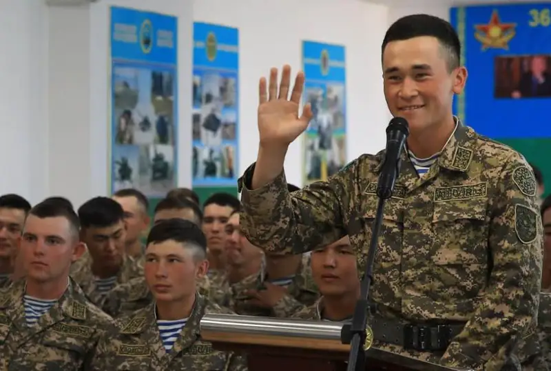 Sarbazdarǵa arnalǵan «Otbasymen beıneqońyraý» qyzmeti engizildi
