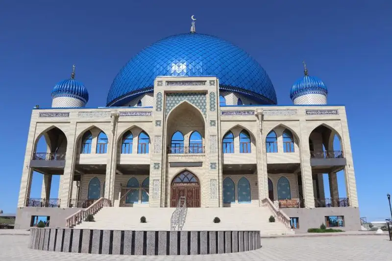 تۇركىستان وبلىسىنداعى قارناق اۋىلىنىڭ حالقى اسارلاتىپ 3000 ورىندىق مەشىت سالدى