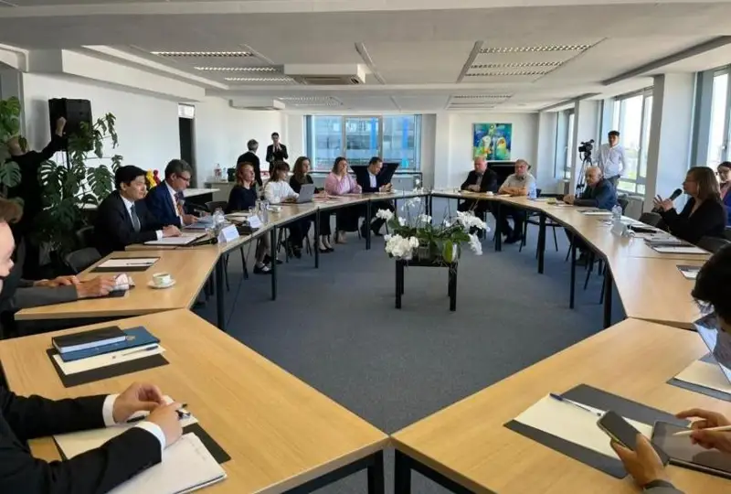 Европалик экспертлар: Референдум янги Қозоғистонни яратиш йўлидаги муҳим қадамдир