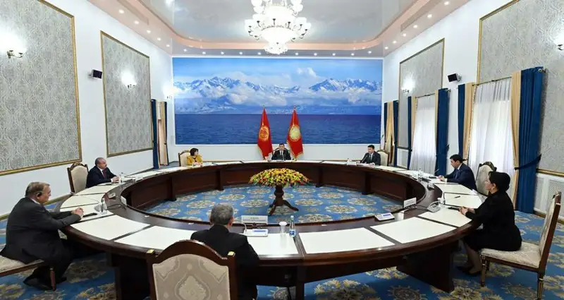 TurkPA第十一届全体会议与会各国议长会见吉尔吉斯总统